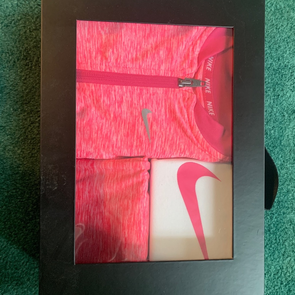 Nike infant set (0-6 months)